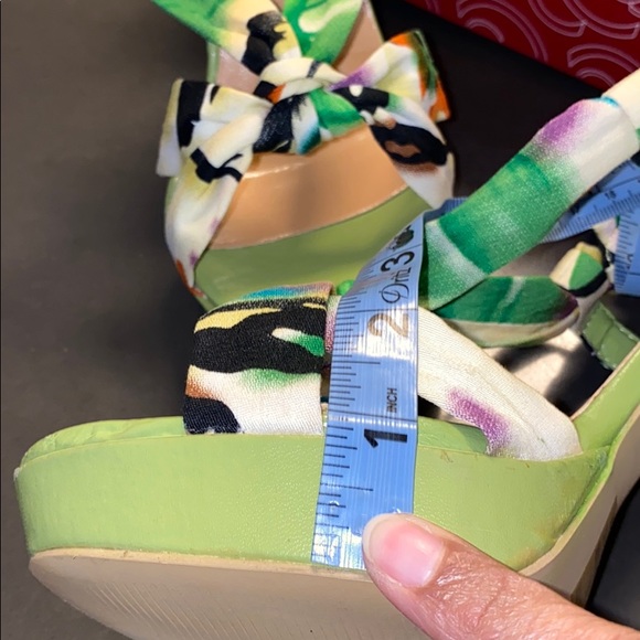 New Charming Charlie Green Heeled Platform Sandals - Picture 10 of 12